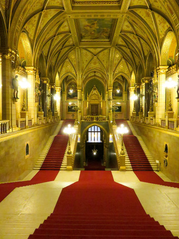 Budapest con amigos - Blogs of Hungary - Jueves dia 12. Toma de contacto y Parlamento (5)