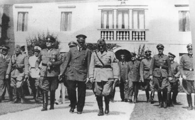 Hitler y Mussolini en Feltre, unos días antes del arresto de Mussolini. 19 de Julio de 1943