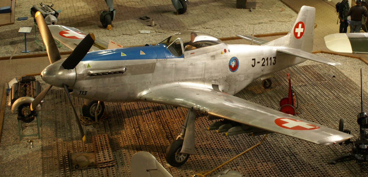 North American P-51D conservado en el Museo de la Fuerza Aérea de Suiza