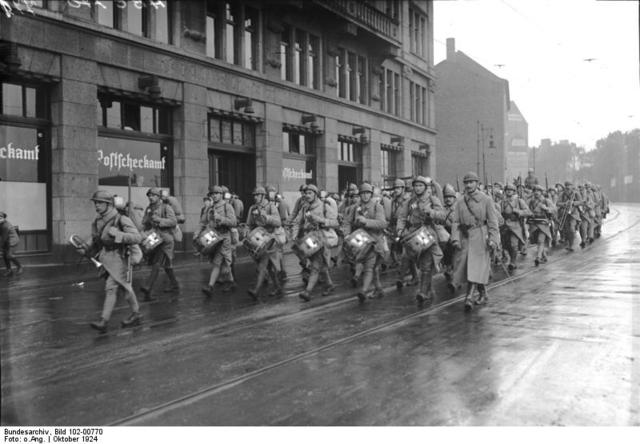 Las últimas tropas francesas abandonan Dortmund. 22 de octubre de 1924