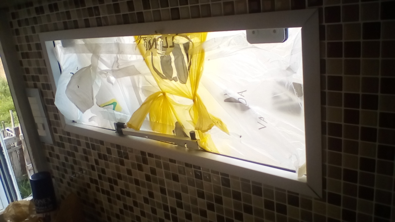 Acabamento da janela da cozinha - Cavinete