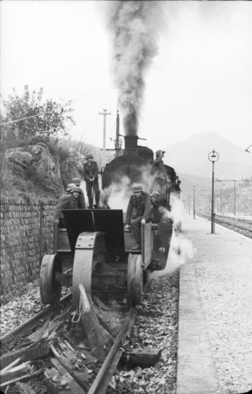 Destruyendo las vías, Italia 1944