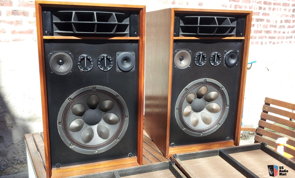 [Bild: 928431-rare-vintage-jvc5342-4way-speakers-mid-70.jpg]